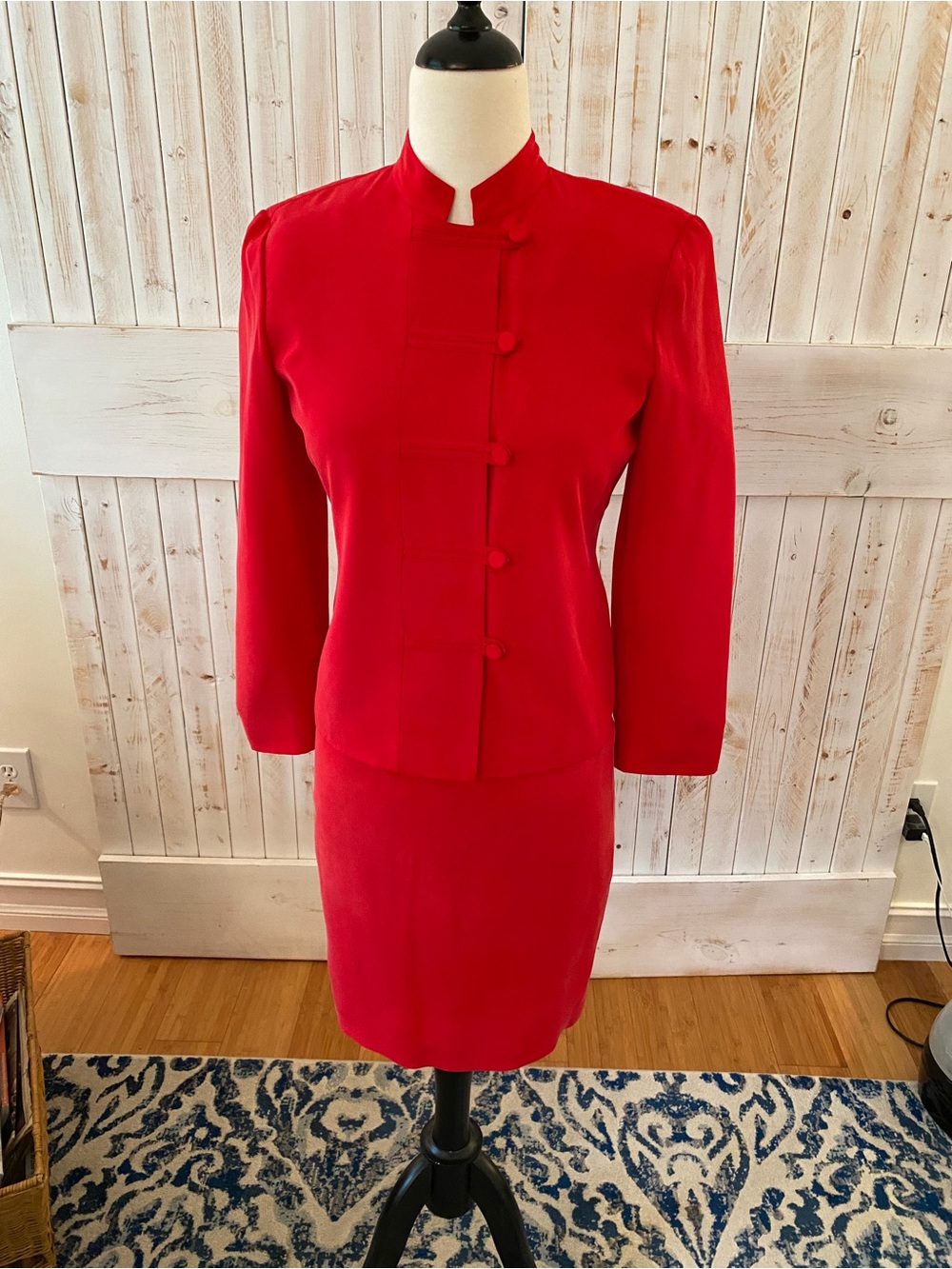 Shomi Women's Classic Red Mandarin Collar Skirt Suit 100% Silk